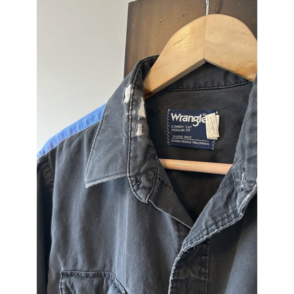 Grey Wrangler Button Down Size Extra Large - image 2